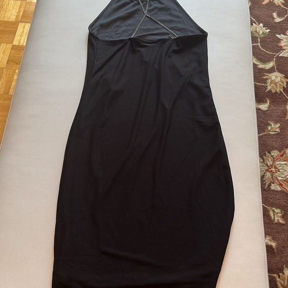 Form fitting dress - Picture 2 of 2